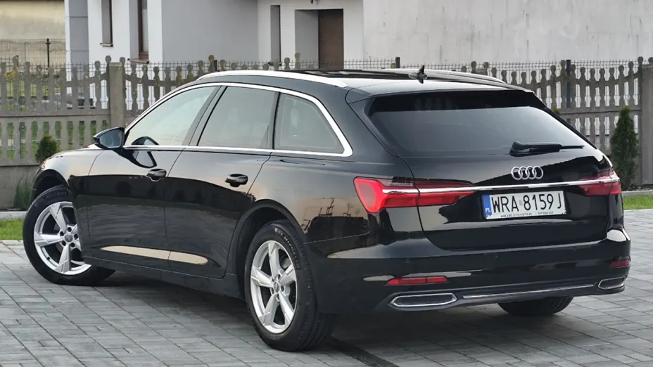 AUDI A6 -