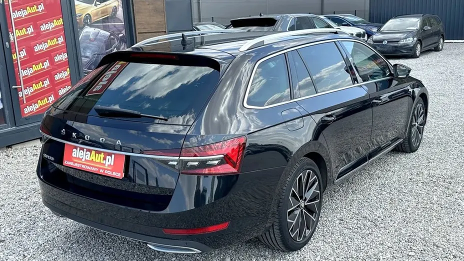 SKODA Superb -