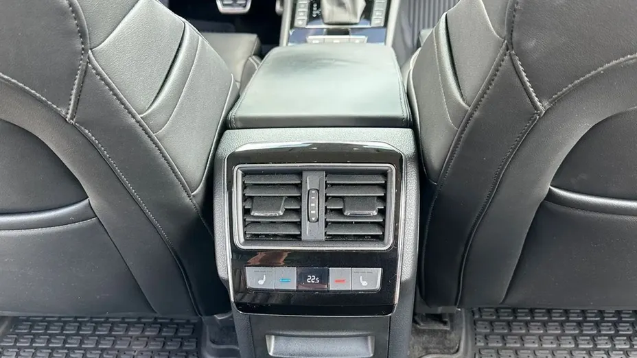SKODA Superb -