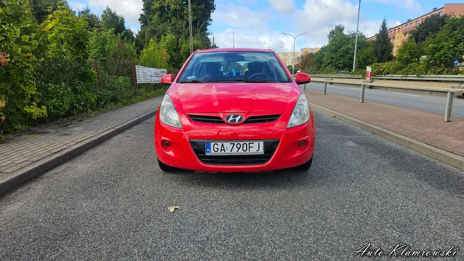HYUNDAI i20 -