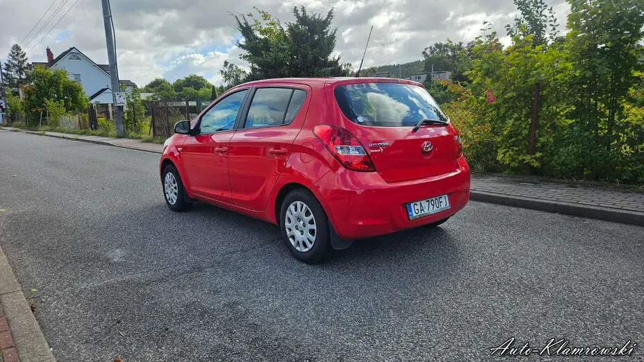 HYUNDAI i20 -