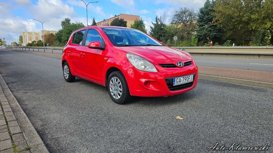 HYUNDAI i20 -
