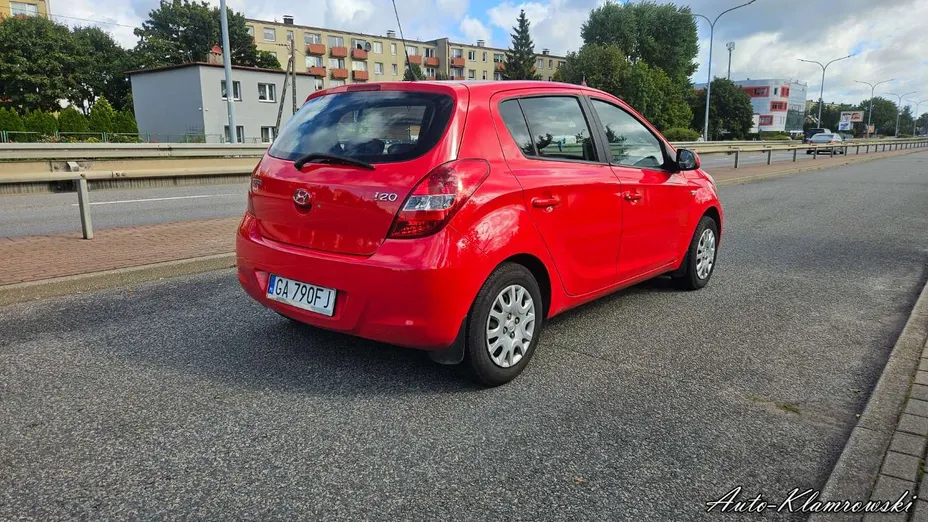 HYUNDAI i20 -