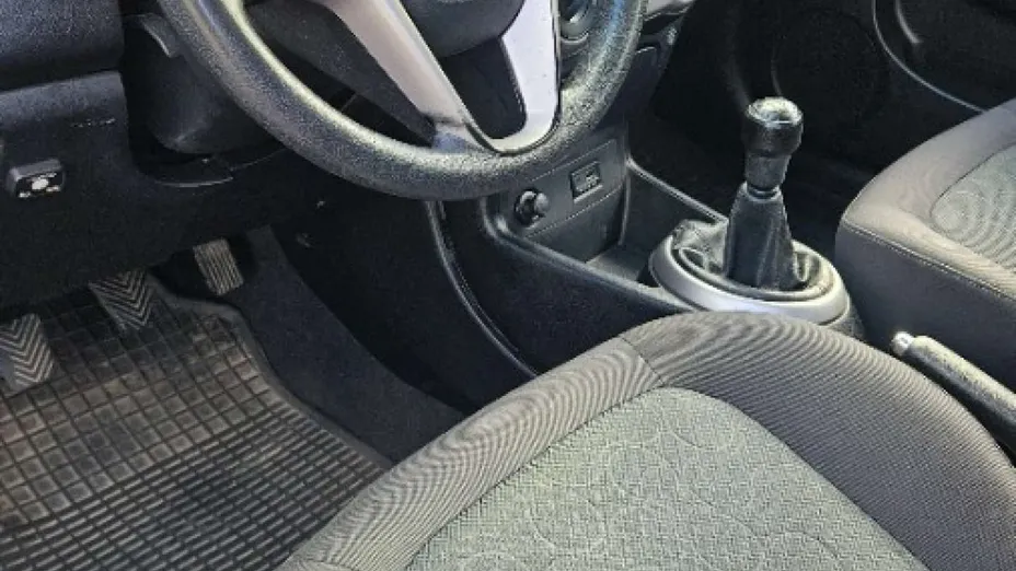HYUNDAI i20 -
