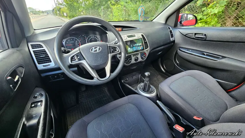HYUNDAI i20 -