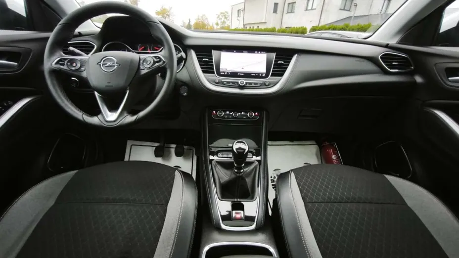 OPEL Grandland X -