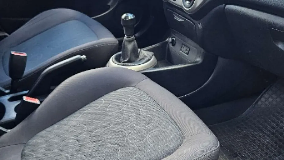 HYUNDAI i20 -