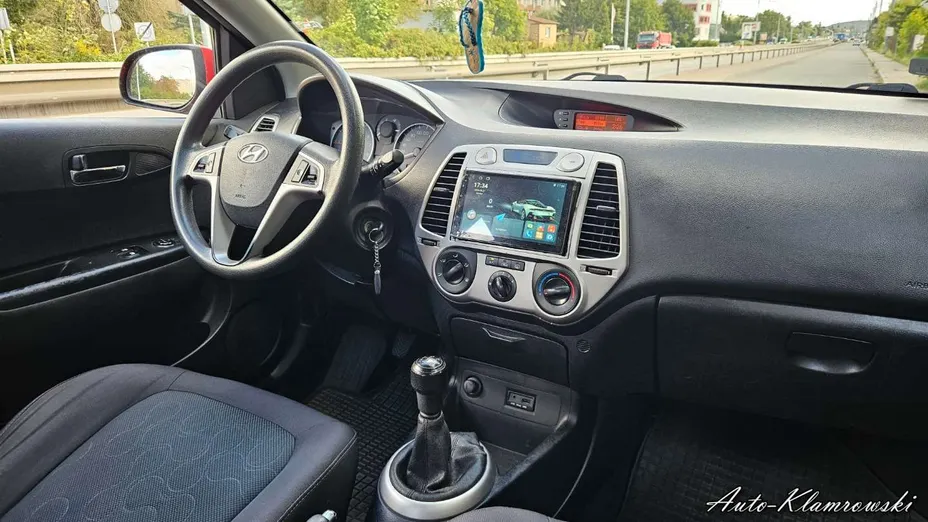 HYUNDAI i20 -