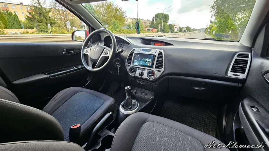 HYUNDAI i20 -