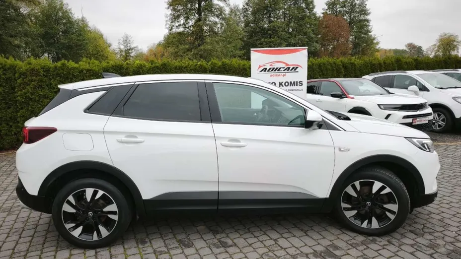 OPEL Grandland X -