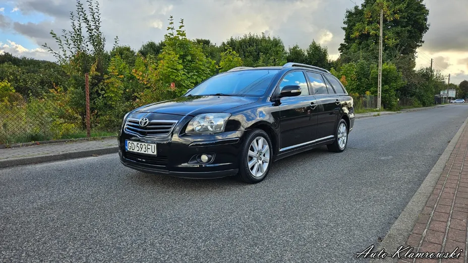TOYOTA Avensis -