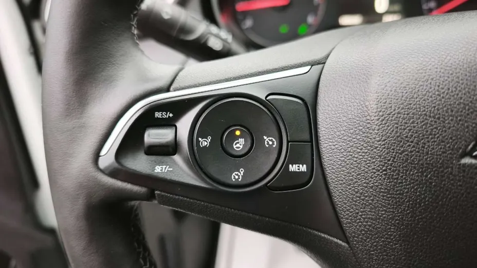 OPEL Grandland X -