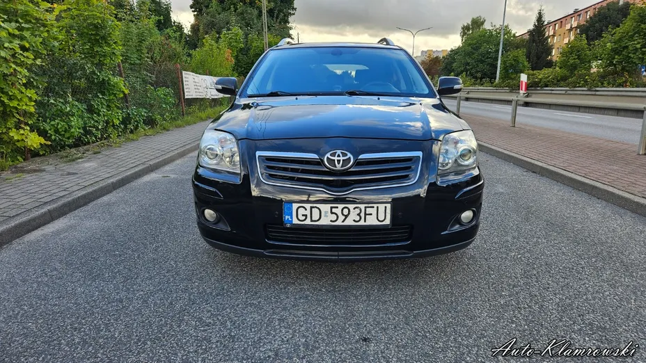 TOYOTA Avensis -