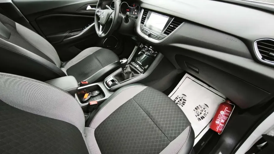 OPEL Grandland X -