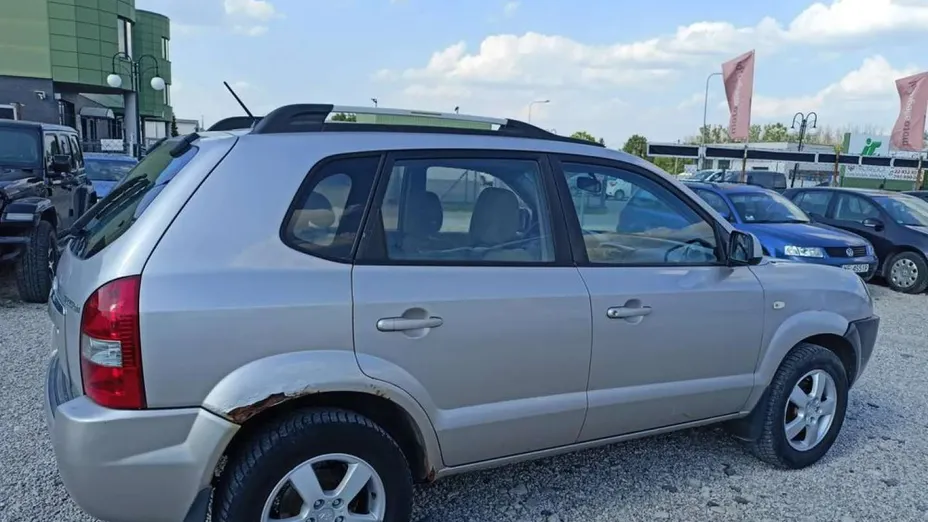 HYUNDAI Tucson -