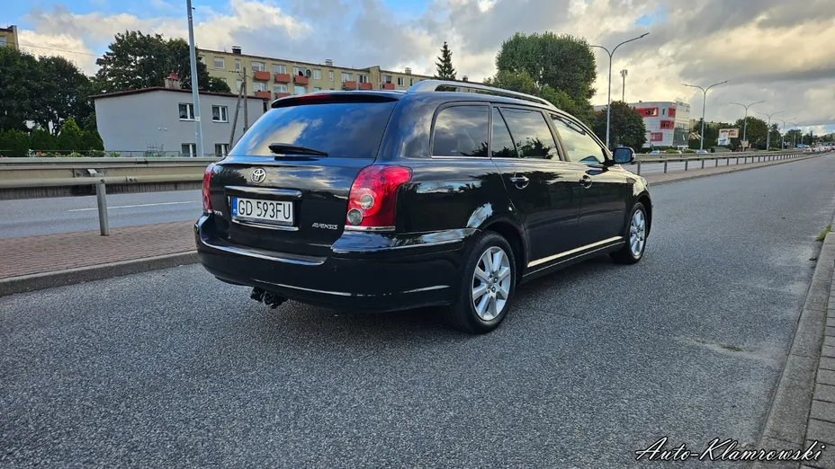 TOYOTA Avensis -