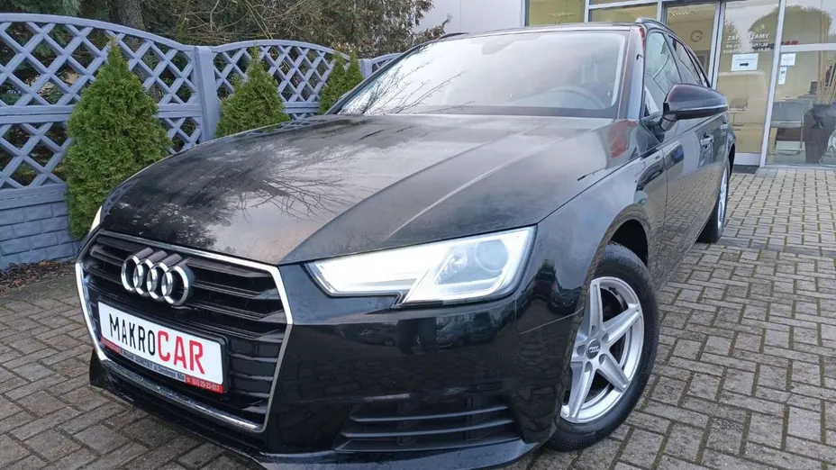 AUDI A4 -