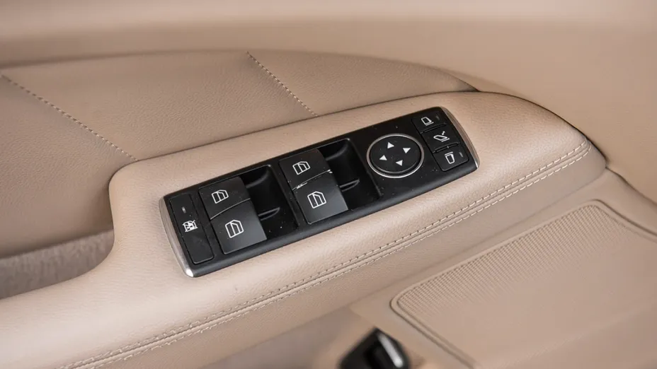 MERCEDES-BENZ CLS -