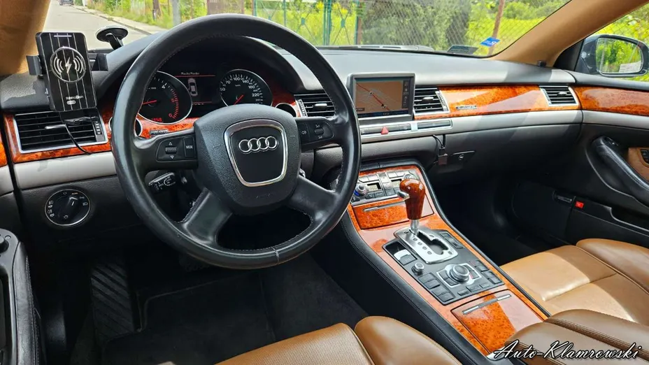 AUDI A8 -