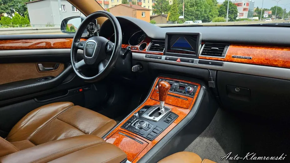 AUDI A8 -