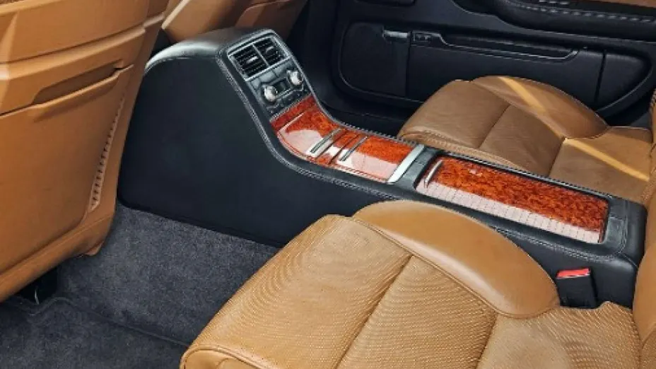 AUDI A8 -