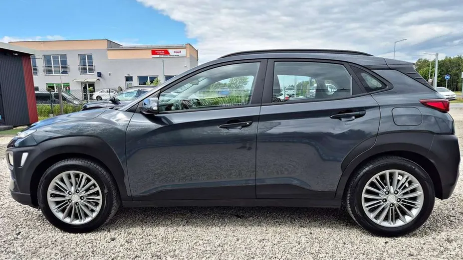 HYUNDAI Kona -