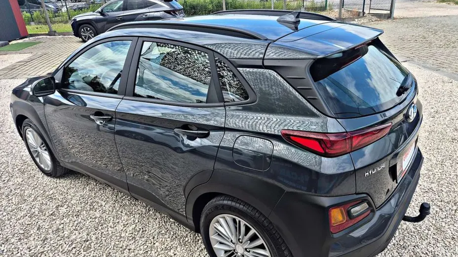 HYUNDAI Kona -