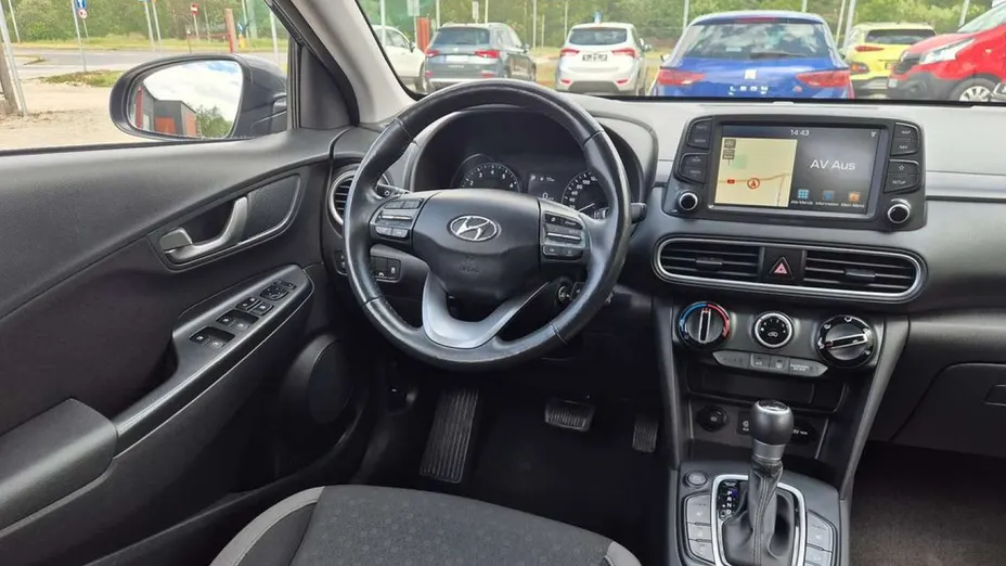 HYUNDAI Kona -