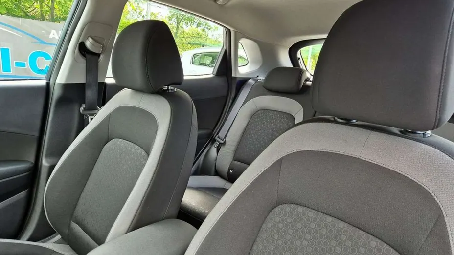 HYUNDAI Kona -