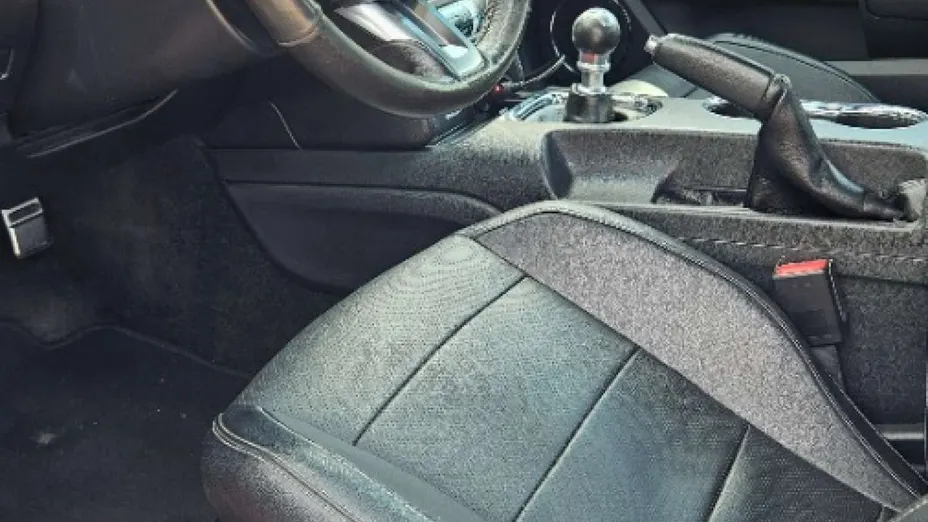 FORD Mustang -