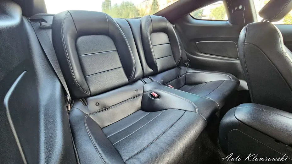 FORD Mustang -