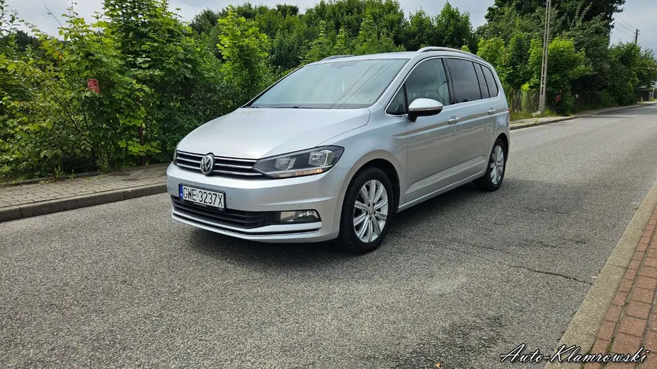 VOLKSWAGEN Touran -