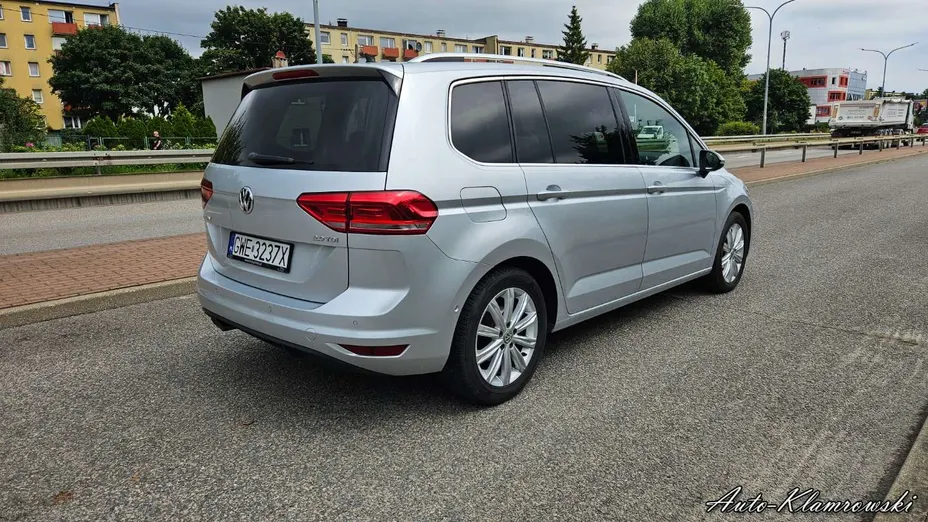 VOLKSWAGEN Touran -