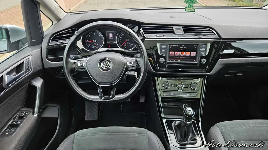 VOLKSWAGEN Touran -