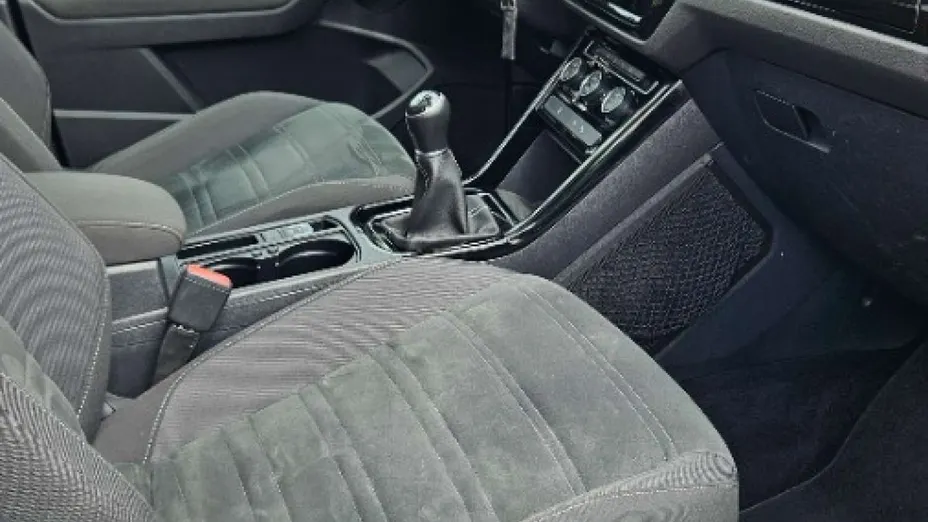 VOLKSWAGEN Touran -