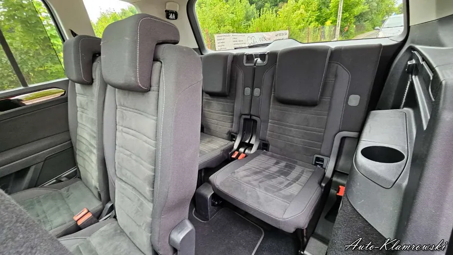 VOLKSWAGEN Touran -
