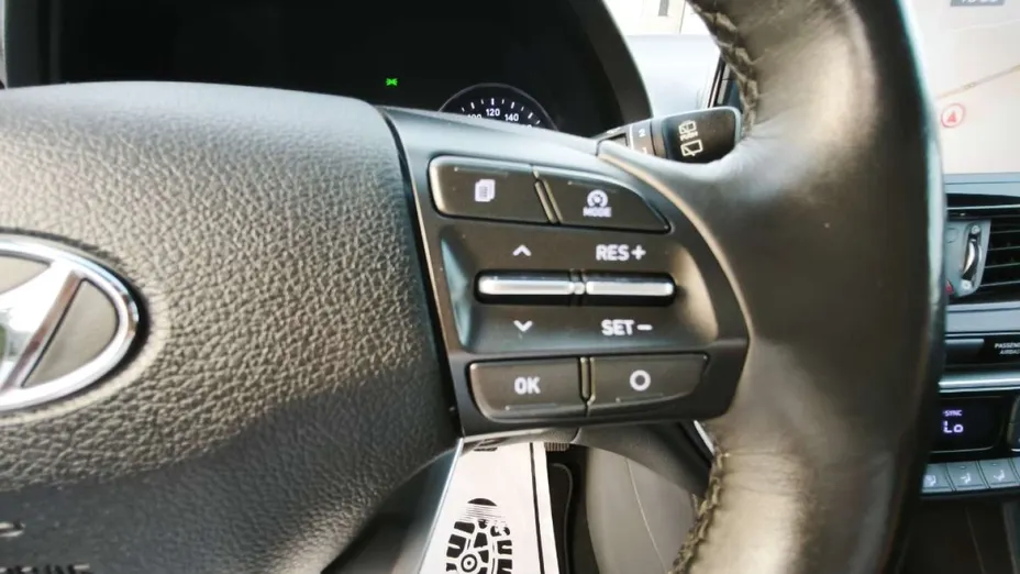 HYUNDAI i30 -