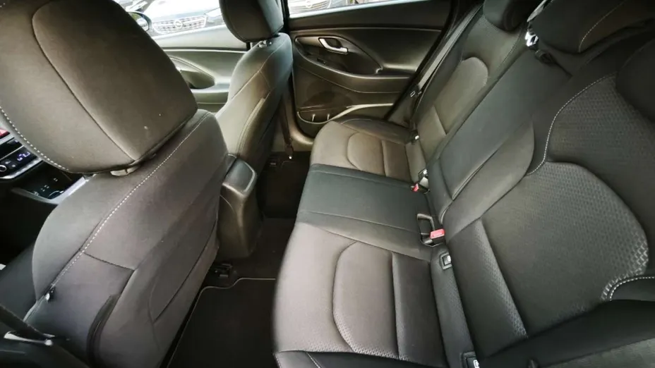 HYUNDAI i30 -