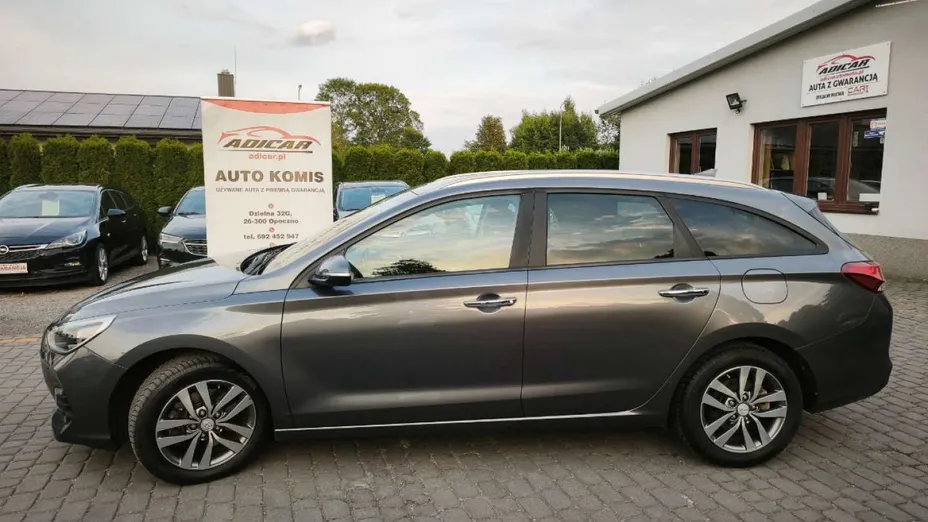HYUNDAI i30 -