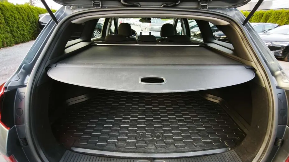 HYUNDAI i30 -