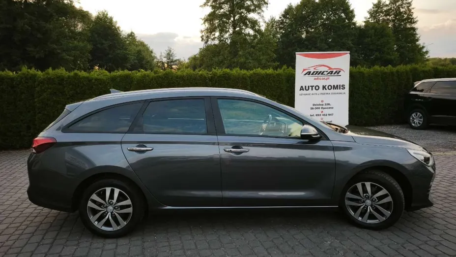HYUNDAI i30 -