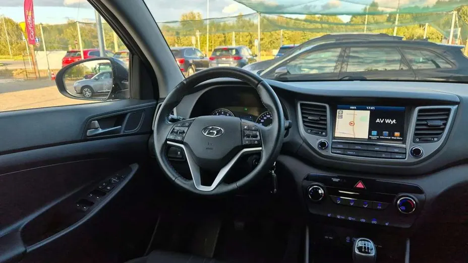 HYUNDAI Tucson -