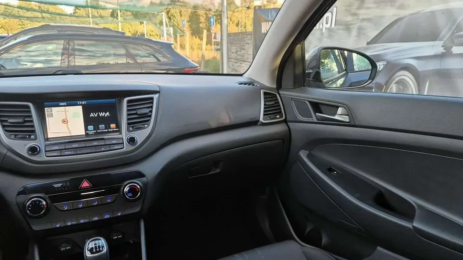 HYUNDAI Tucson -