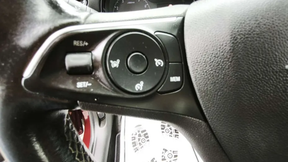 OPEL Crossland X -