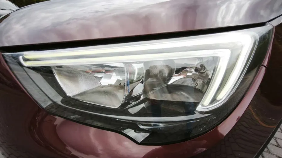 OPEL Crossland X -