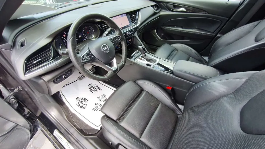 OPEL Insignia -