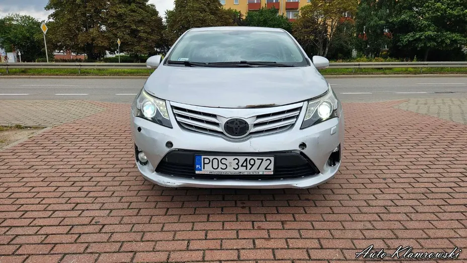 TOYOTA Avensis -