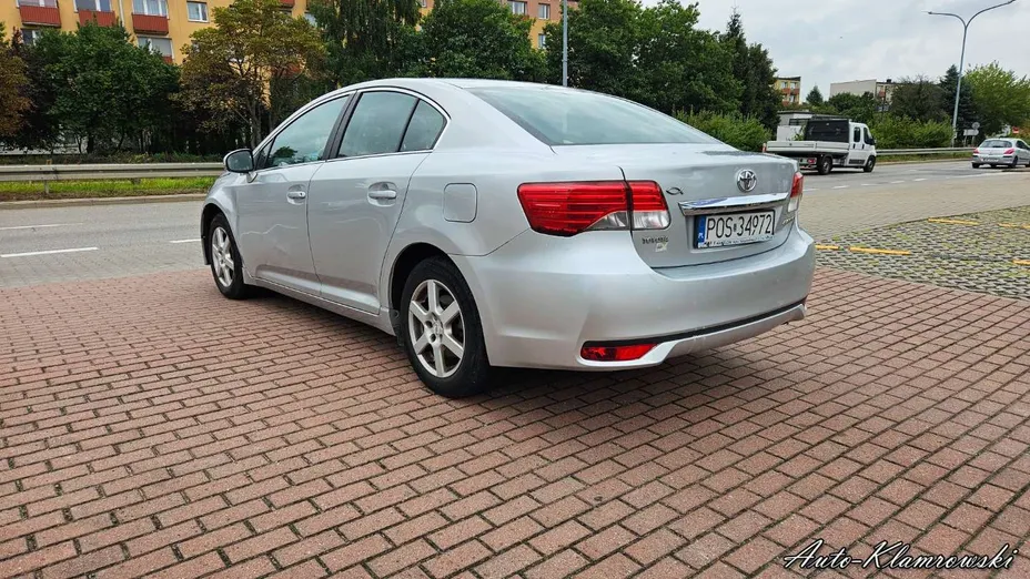 TOYOTA Avensis -