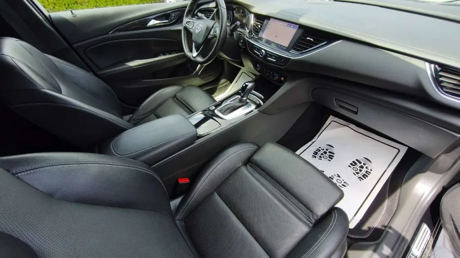 OPEL Insignia -
