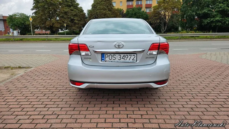 TOYOTA Avensis -